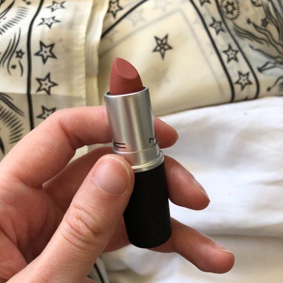 NWOT MAC ‘Mull It Over’ Powder Kiss Lipstick - Picture 2 of 7